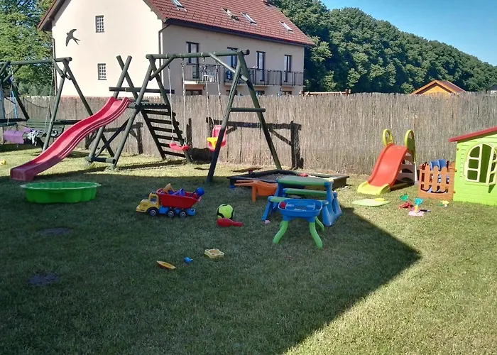 11 Makow Domek letniskowy *